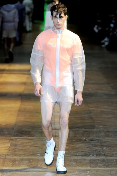 Look 40